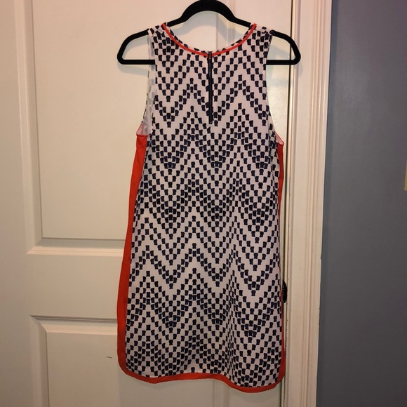 THML Dress - Picture 2 of 4